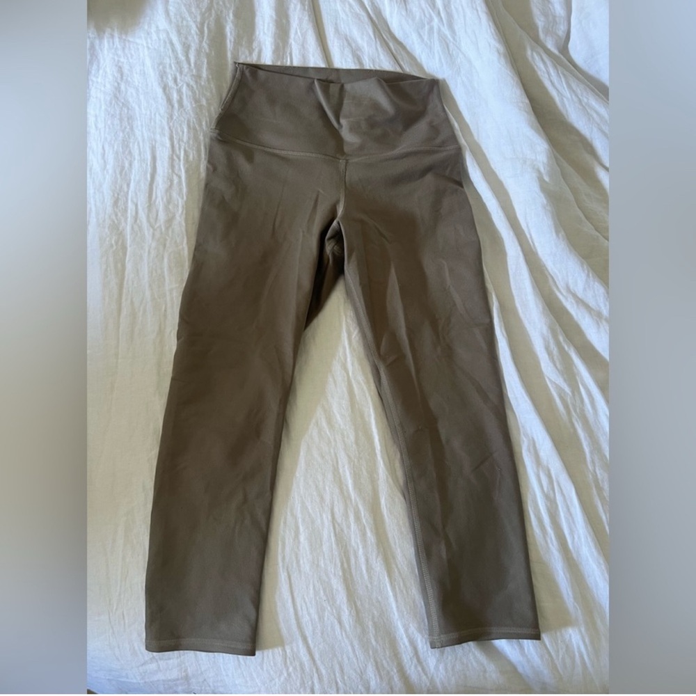 ALO Yoga Crop Leggings - Gravel